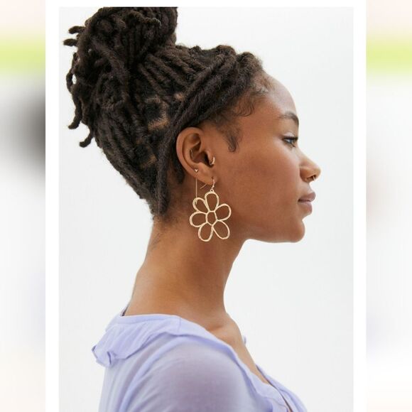 Urban Outfitters statement flower earrings silvertone - Picture 1 of 3